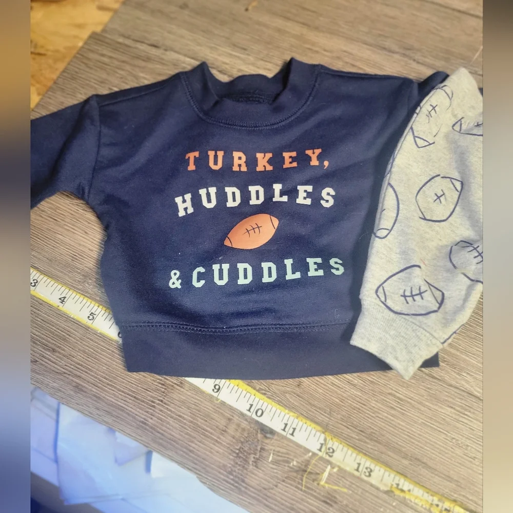 Carters NWOT 2 PC Gray‎ Football Print Baby Outfit Size Newbown